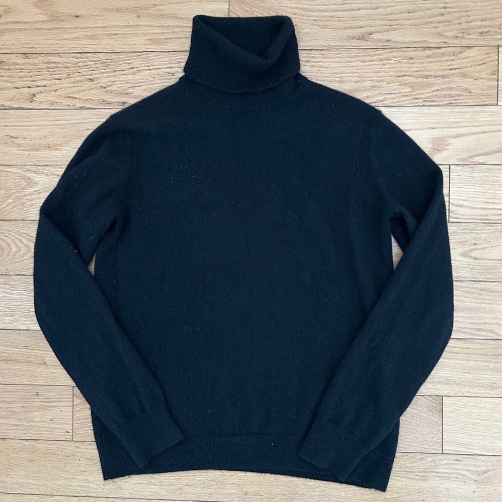 🩷 Vince 💯 cashmere turtleneck 🩷